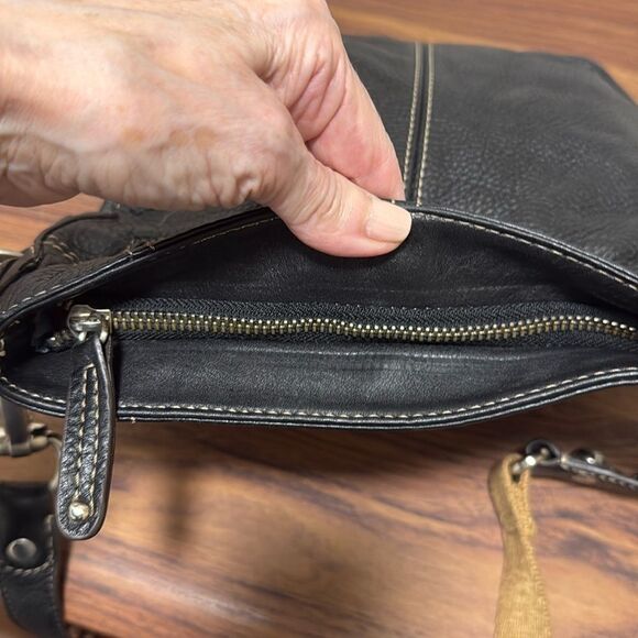 B. Makowsky Black Pebble Leather Cross Body Crescent Shape Bag. - Picture 5 of 8